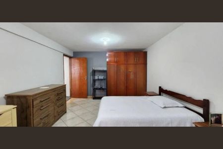 Casa à venda com 197m², 4 quartos e 2 vagasFoto 01
