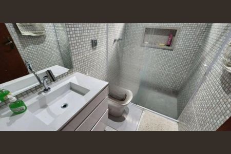 Casa à venda com 197m², 4 quartos e 2 vagasFoto 01