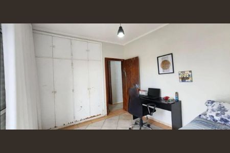 Casa à venda com 197m², 4 quartos e 2 vagasFoto 01