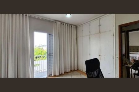 Casa à venda com 197m², 4 quartos e 2 vagasFoto 01