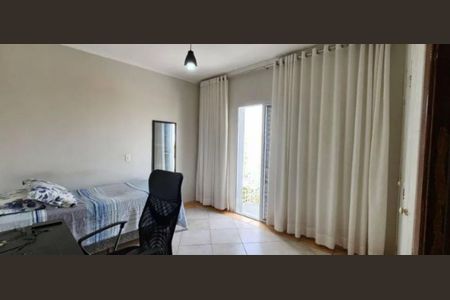 Casa à venda com 197m², 4 quartos e 2 vagasFoto 01
