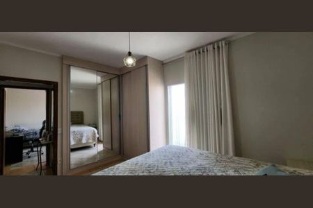 Casa à venda com 197m², 4 quartos e 2 vagasFoto 01