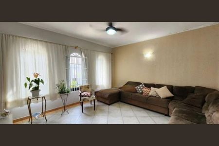 Casa à venda com 197m², 4 quartos e 2 vagasFoto 01
