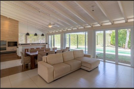 Casa de condomínio à venda com 732m², 4 quartos e 6 vagas Casa de condomínio à venda com 732m², 4 quartos e 6 vagasFoto 15