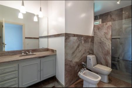 Casa de condomínio à venda com 732m², 4 quartos e 6 vagas Casa de condomínio à venda com 732m², 4 quartos e 6 vagasFoto 36