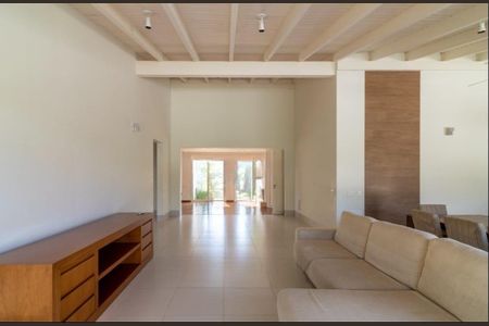 Casa de condomínio à venda com 732m², 4 quartos e 6 vagas Casa de condomínio à venda com 732m², 4 quartos e 6 vagasFoto 17