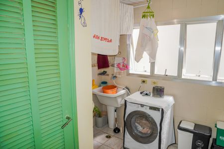 Apartamento à venda com 117m², 2 quartos e 1 vaga Apartamento à venda com 117m², 2 quartos e 1 vagaLavanderia