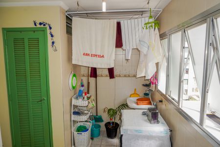 Apartamento à venda com 117m², 2 quartos e 1 vaga Apartamento à venda com 117m², 2 quartos e 1 vagaLavanderia