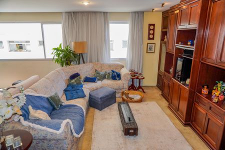 Apartamento à venda com 117m², 2 quartos e 1 vaga Apartamento à venda com 117m², 2 quartos e 1 vagaSala