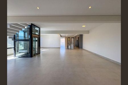 Casa de condomínio à venda com 481m², 4 quartos e 4 vagas Casa de condomínio à venda com 481m², 4 quartos e 4 vagasFoto 03