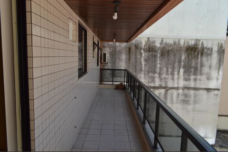 Apartamento à venda com 66m², 3 quartos e 1 vaga Apartamento à venda com 66m², 3 quartos e 1 vagaVaranda