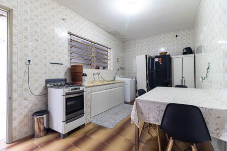 Casa à venda com 280m², 1 quarto e 2 vagas Casa à venda com 280m², 1 quarto e 2 vagasCozinha