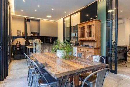 Casa de condomínio à venda com 330m², 5 quartos e 4 vagas Casa de condomínio à venda com 330m², 5 quartos e 4 vagasFoto 11