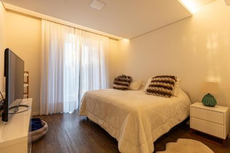 Casa de condomínio à venda com 330m², 5 quartos e 4 vagas Casa de condomínio à venda com 330m², 5 quartos e 4 vagasFoto 01