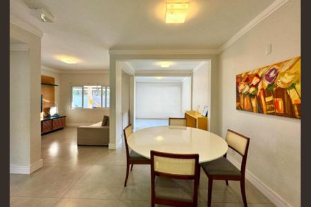 Casa de condomínio à venda com 274m², 4 quartos e 4 vagas Casa de condomínio à venda com 274m², 4 quartos e 4 vagasFoto 04