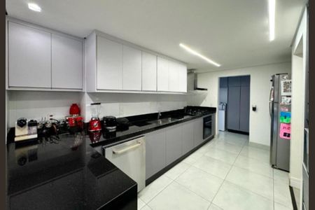 Casa de condomínio à venda com 274m², 4 quartos e 4 vagas Casa de condomínio à venda com 274m², 4 quartos e 4 vagasFoto 05