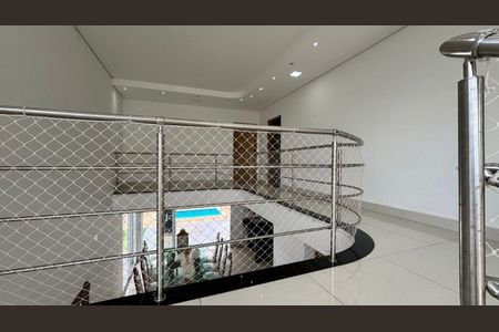 Casa de condomínio para alugar com 300m², 3 quartos e 4 vagas Casa de condomínio para alugar com 300m², 3 quartos e 4 vagasFoto 01