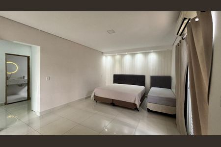 Casa de condomínio para alugar com 300m², 3 quartos e 4 vagas Casa de condomínio para alugar com 300m², 3 quartos e 4 vagasFoto 01