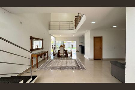 Casa de condomínio para alugar com 300m², 3 quartos e 4 vagas Casa de condomínio para alugar com 300m², 3 quartos e 4 vagasFoto 01