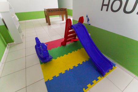 Apartamento à venda com 50m², 2 quartos e sem vaga Apartamento à venda com 50m², 2 quartos e sem vagaBrinquedoteca e espaço de jogos