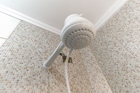 Casa de condomínio à venda com 65m², 2 quartos e 1 vaga Casa de condomínio à venda com 65m², 2 quartos e 1 vagaBanheiro da Suíte 1
