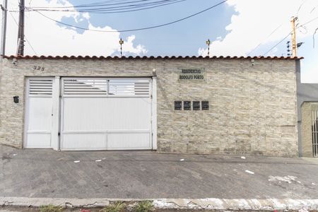 Casa de condomínio à venda com 65m², 2 quartos e 1 vaga Casa de condomínio à venda com 65m², 2 quartos e 1 vagaFachada