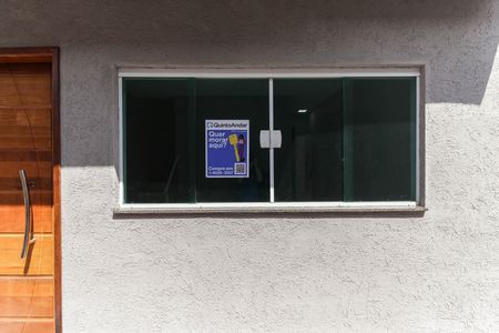 Casa de condomínio à venda com 65m², 2 quartos e 1 vaga Casa de condomínio à venda com 65m², 2 quartos e 1 vagaJanela + Placa
