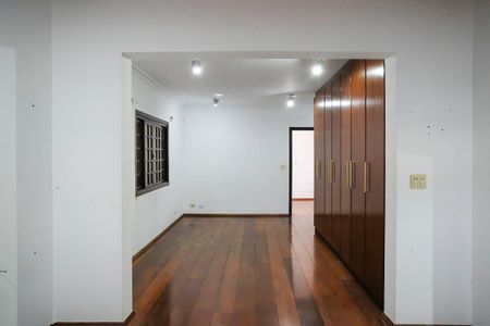 Casa à venda com 325m², 3 quartos e 2 vagasSuíte 2