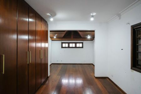 Casa à venda com 325m², 3 quartos e 2 vagasSuíte 2