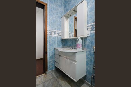 Casa à venda com 325m², 3 quartos e 2 vagasBanheiro da suíte 2