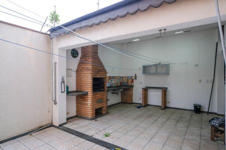 Casa à venda com 325m², 3 quartos e 2 vagasQuintal