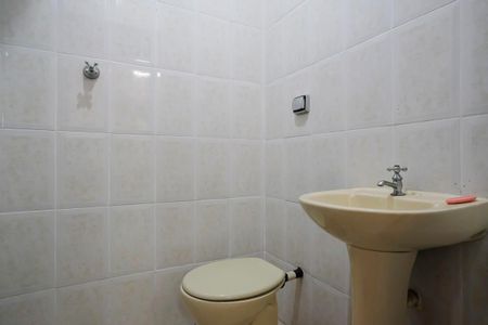 Casa à venda com 325m², 3 quartos e 2 vagasÁrea de serviço