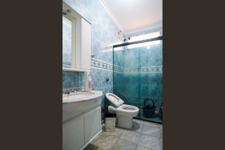 Casa à venda com 325m², 3 quartos e 2 vagasBanheiro da suíte 2