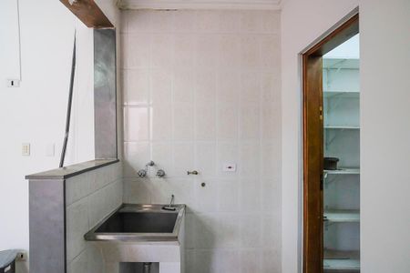 Casa à venda com 325m², 3 quartos e 2 vagasÁrea de serviço