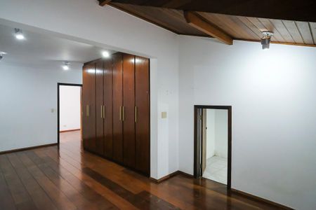 Casa à venda com 325m², 3 quartos e 2 vagasSuíte 2