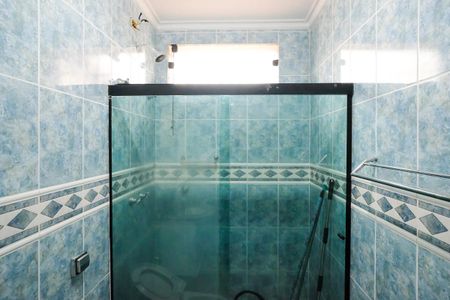 Casa à venda com 325m², 3 quartos e 2 vagasBanheiro da suíte 2