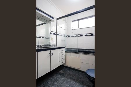 Casa à venda com 325m², 3 quartos e 2 vagasBanheiro da suíte 1