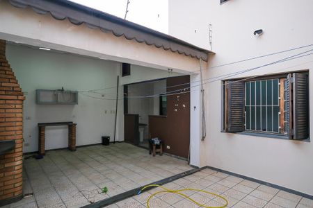 Casa à venda com 325m², 3 quartos e 2 vagasQuintal