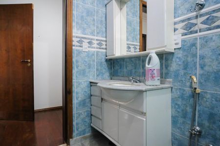 Casa à venda com 325m², 3 quartos e 2 vagasBanheiro da suíte 2