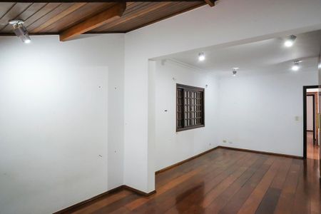 Casa à venda com 325m², 3 quartos e 2 vagasSuíte 2