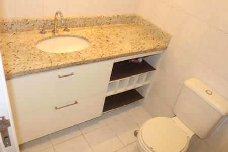 Apartamento à venda com 78m², 2 quartos e 2 vagasBanheiro da Suíte 1