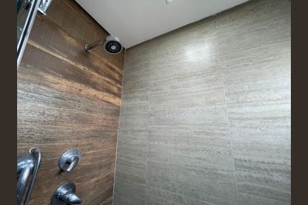 Apartamento à venda com 171m², 3 quartos e 3 vagas Apartamento à venda com 171m², 3 quartos e 3 vagasBanheiro da Suíte 1
