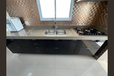 Apartamento à venda com 171m², 3 quartos e 3 vagas Apartamento à venda com 171m², 3 quartos e 3 vagasCozinha