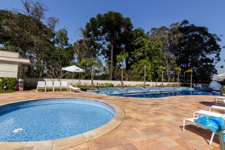 Apartamento à venda com 171m², 3 quartos e 3 vagas Apartamento à venda com 171m², 3 quartos e 3 vagasÁrea comum - Piscina