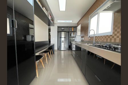 Apartamento à venda com 171m², 3 quartos e 3 vagas Apartamento à venda com 171m², 3 quartos e 3 vagasCozinha