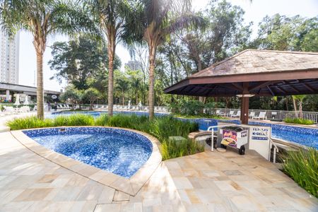 Apartamento à venda com 171m², 3 quartos e 3 vagas Apartamento à venda com 171m², 3 quartos e 3 vagasÁrea comum - Piscina
