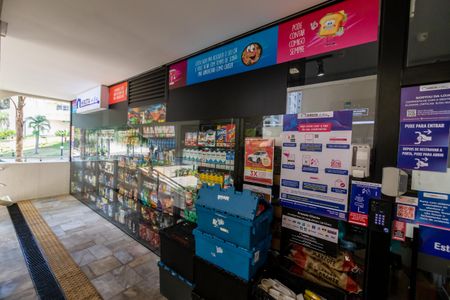 Apartamento à venda com 171m², 3 quartos e 3 vagas Apartamento à venda com 171m², 3 quartos e 3 vagasÁrea comum - Mercado