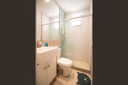 Apartamento à venda com 75m², 2 quartos e sem vaga Apartamento à venda com 75m², 2 quartos e sem vagaBanheiro social