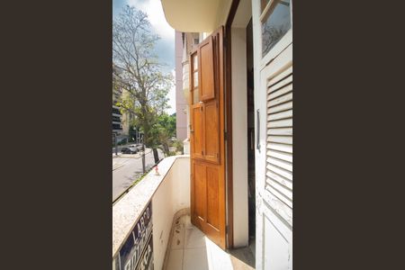 Apartamento à venda com 75m², 2 quartos e sem vaga Apartamento à venda com 75m², 2 quartos e sem vagaVaranda da Sala