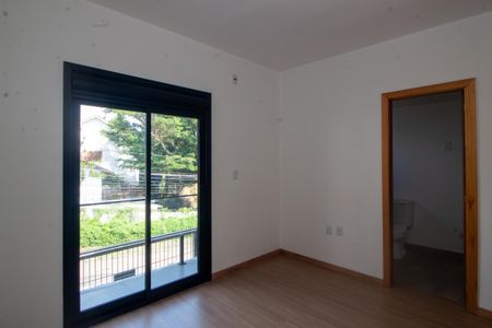 Casa à venda com 96m², 3 quartos e 2 vagasSuite
